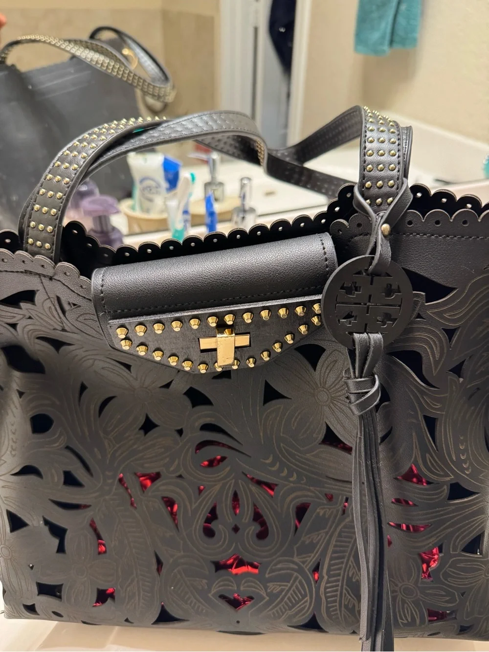 N/A stylish black